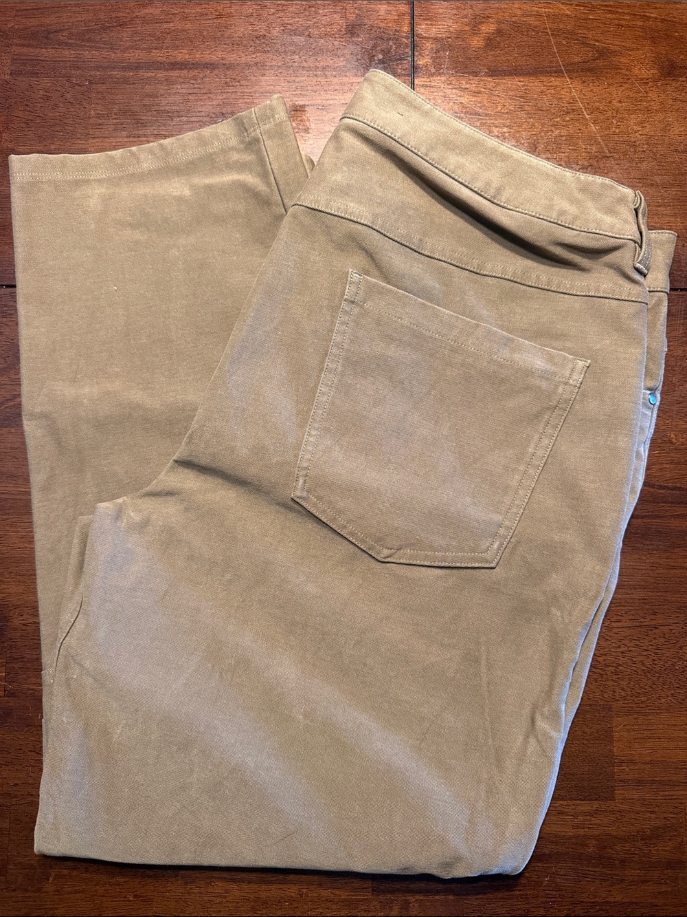 lululemon athletica Men's Khaki Chino Pants